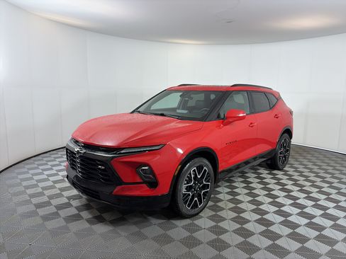 Used 2023 Chevrolet Blazer RS w/ Driver Confidence II Package AWD/4WD image 2