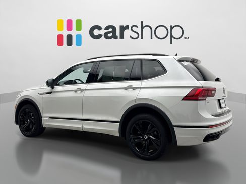 Used 2023 Volkswagen Tiguan SE R-Line AWD/4WD image 3