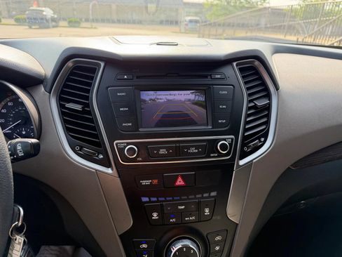 Used 2017 Hyundai Santa Fe Sport FWD image 6