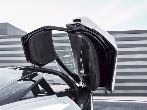 Used 2024 McLaren 750S image 39