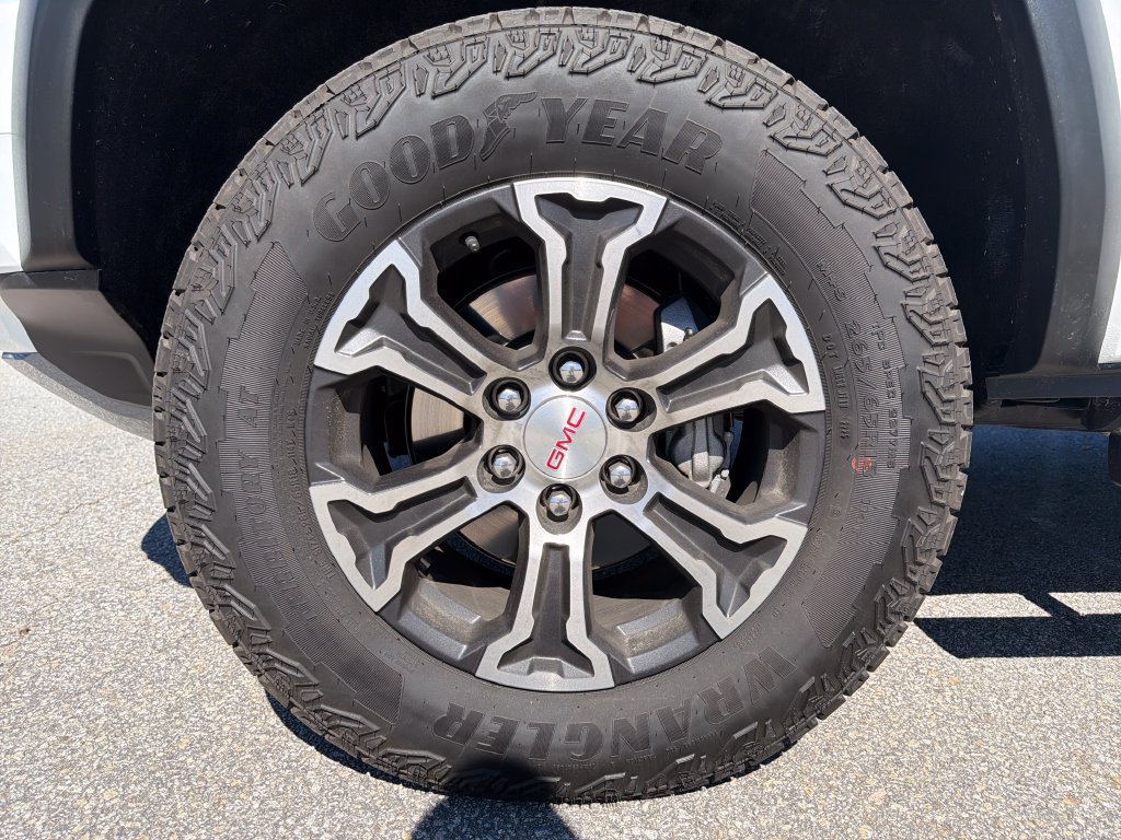 Used 2025 GMC Canyon AT4 AWD/4WD image 26