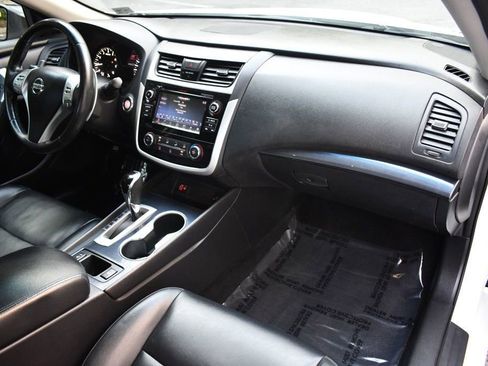 Used 2018 Nissan Altima 2.5 SR w/ SR Midnight Edition image 31