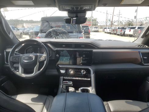 Certified 2023 GMC Sierra 1500 Denali image 8