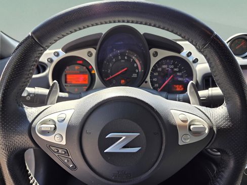 Used 2017 Nissan 370Z Touring image 25