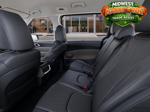 New 2026 Kia Carnival EX image 18