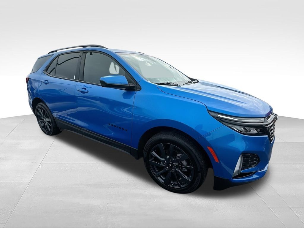 Used 2024 Chevrolet Equinox RS AWD/4WD image 2