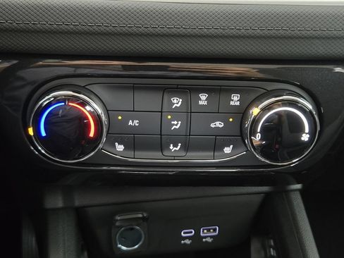 New 2026 Chevrolet TrailBlazer LT w/ LT Cold Weather Package FWD image 20