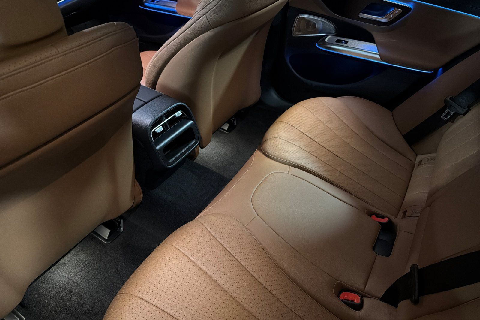 New 2027 Mercedes-Benz E 450 4MATIC Sedan image 11