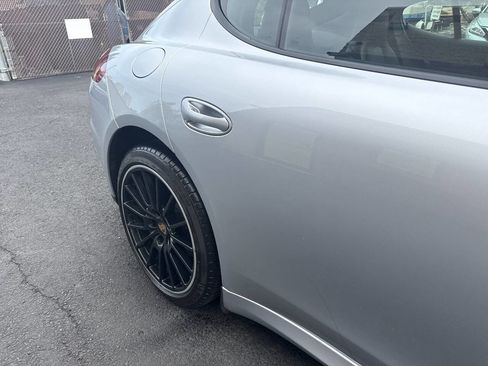 Used 2016 Porsche Panamera GTS w/ Premium Package AWD/4WD image 15
