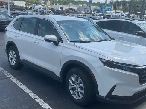 Used 2023 Honda CR-V LX image 6