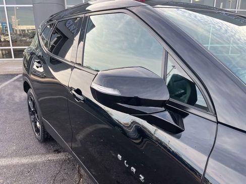 Used 2022 Chevrolet Blazer LT w/ Sound & Technology Package image 6