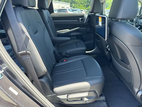 New 2025 Kia Sorento EX w/ Panoramic Sunroof Package image 15