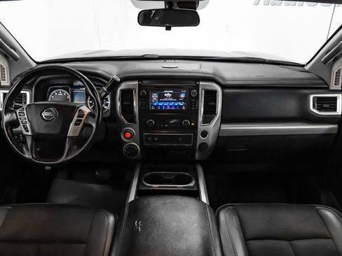 Used 2019 Nissan Titan PRO-4X image 15
