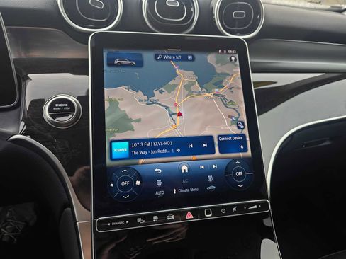 Used 2025 Mercedes-Benz GLC 350e 4MATIC image 27