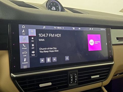 Used 2020 Porsche Cayenne AWD/4WD image 19
