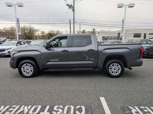 Used 2022 Toyota Tundra SR5 w/ SR5 Convenience Package AWD/4WD image 4
