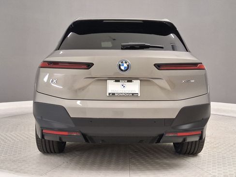 Certified 2025 BMW iX xDrive50 w/ Premium Package AWD/4WD image 10