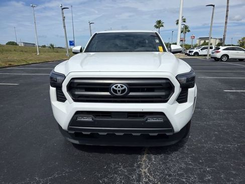 Used 2024 Toyota Tacoma SR5 w/ SR5 Upgrade Package AWD/4WD image 3