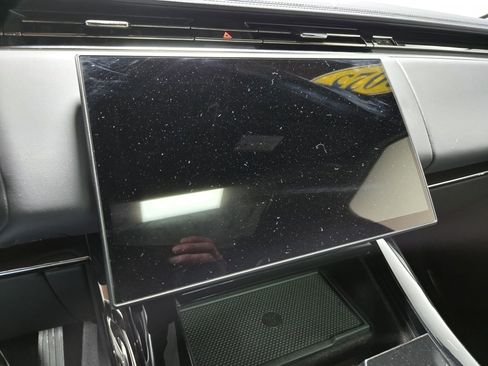 Used 2025 Land Rover Range Rover Sport SE image 21