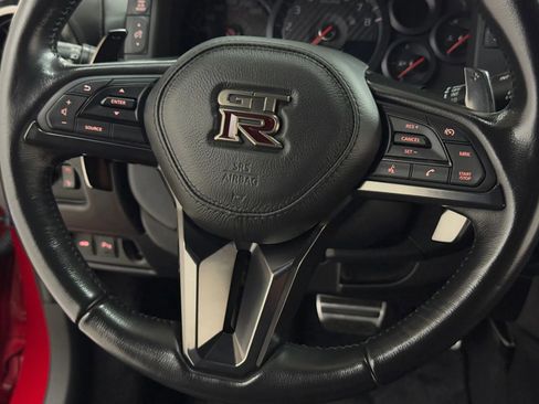 Used 2019 Nissan GT-R Premium w/ Premium Interior Package image 34