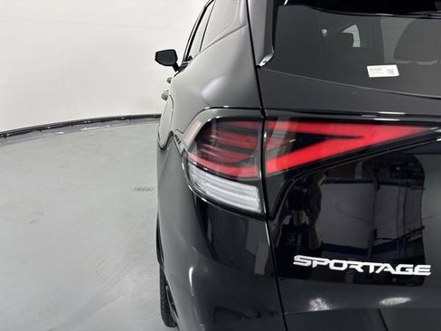 Certified 2025 Kia Sportage SX AWD/4WD image 31