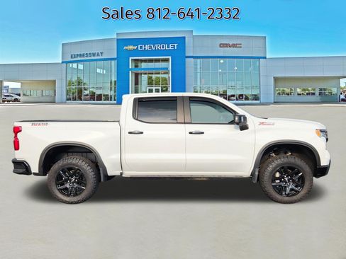 Used 2025 Chevrolet Silverado 1500 LT Trail Boss w/ Convenience Package II AWD/4WD image 8