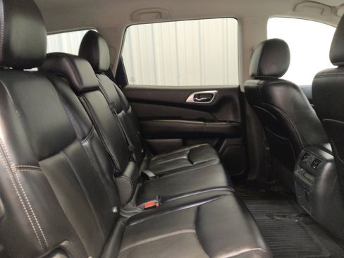 Used 2017 Nissan Pathfinder SL AWD/4WD image 19