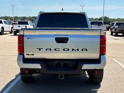 Used 2024 Toyota Tacoma TRD Off-Road AWD/4WD image 5