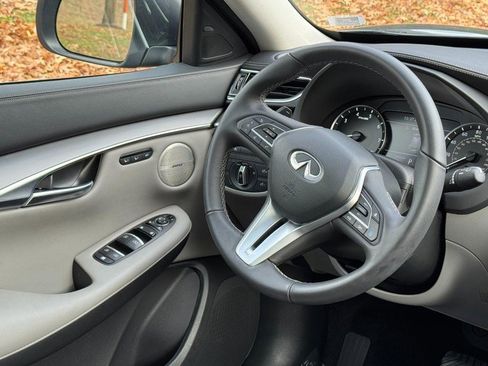 Used 2025 INFINITI QX50 Luxe image 12