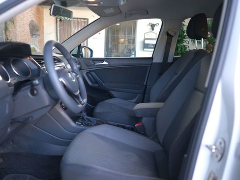 Used 2020 Volkswagen Tiguan S image 12