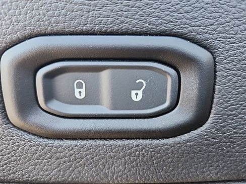 Certified 2024 Jeep Wrangler Sahara image 24