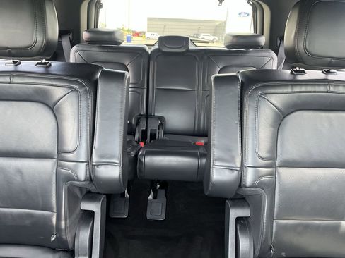 Used 2023 Lincoln Navigator Reserve AWD/4WD image 24