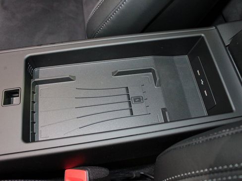 Used 2025 Porsche 911 Carrera GTS image 34