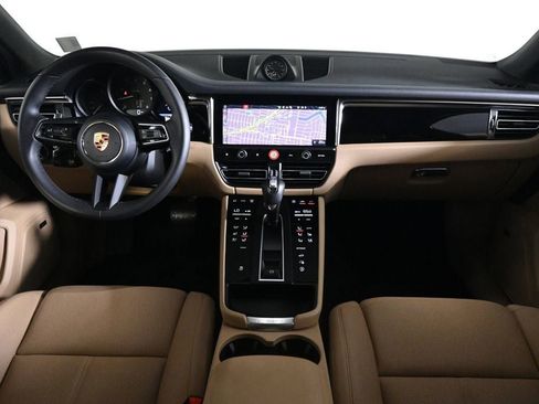 Certified 2026 Porsche Macan AWD/4WD image 11