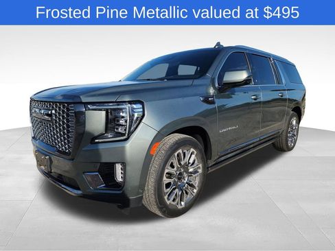 Used 2023 GMC Yukon XL Denali Ultimate AWD/4WD image 4