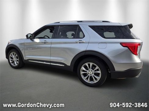 Used 2023 Ford Explorer Limited image 3