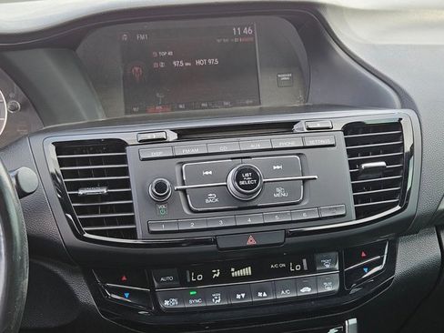 Used 2017 Honda Accord Sport Special Edition image 12