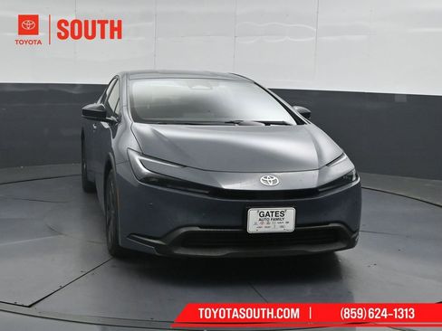 Used 2025 Toyota Prius LE FWD image 5