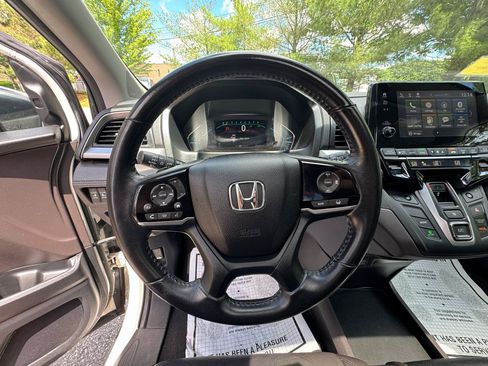 Used 2018 Honda Odyssey EX-L image 19