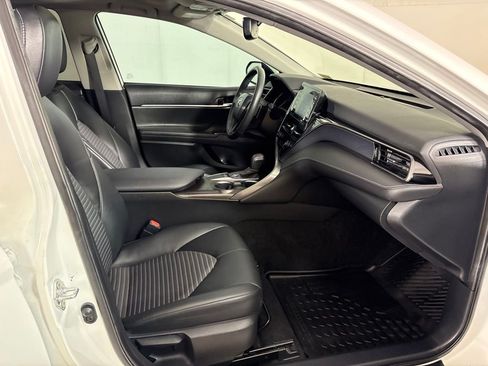 Used 2024 Toyota Camry SE w/ Convenience Package FWD image 15