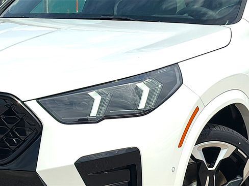 New 2026 BMW X2 xDrive28i w/ Technology Package AWD/4WD image 4