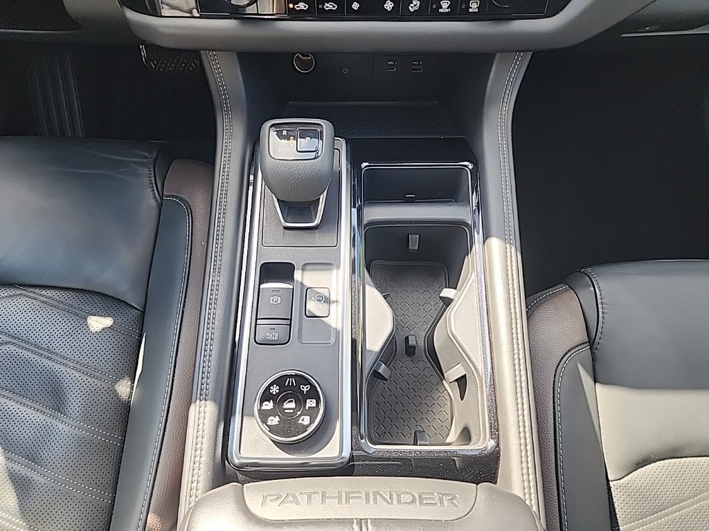 Used 2023 Nissan Pathfinder Platinum w/ Lighting Package (N92) AWD/4WD image 23
