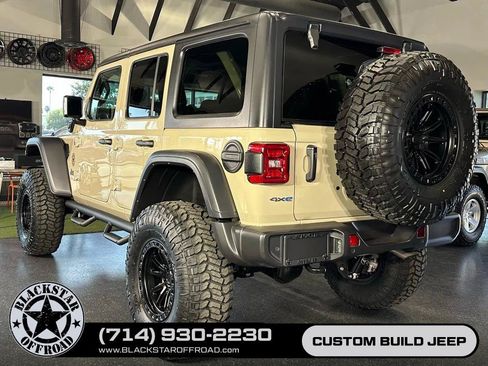 Used 2022 Jeep Wrangler Unlimited Rubicon 4xe w/ Safety Group AWD/4WD image 9