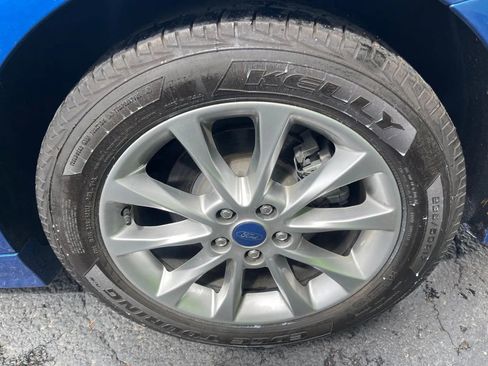 Used 2017 Ford Fusion SE w/ Fusion SE Technology Package FWD image 23