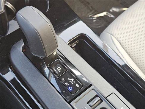 Certified 2025 Toyota Prius XLE FWD image 11