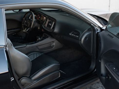 Used 2019 Dodge Challenger SRT Hellcat w/ Laguna Leather Package image 29