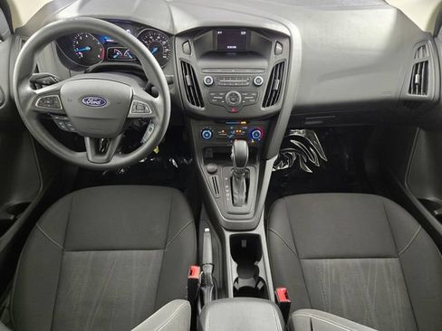Used 2018 Ford Focus SE FWD image 19