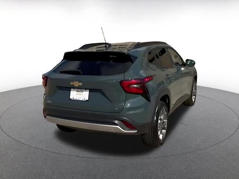 Used 2025 Chevrolet Trax LT image 14