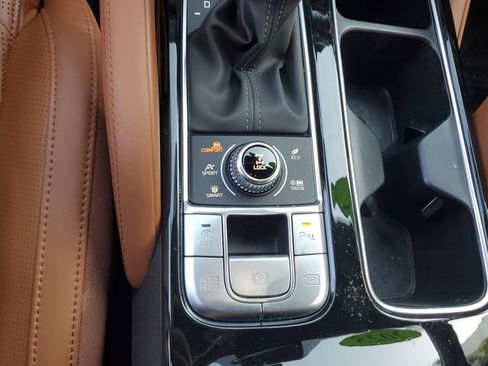 Certified 2025 Kia Telluride SX Prestige X-Line AWD/4WD image 28