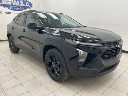 New 2026 Chevrolet Trax LT w/ Driver Confidence Package FWD image 1